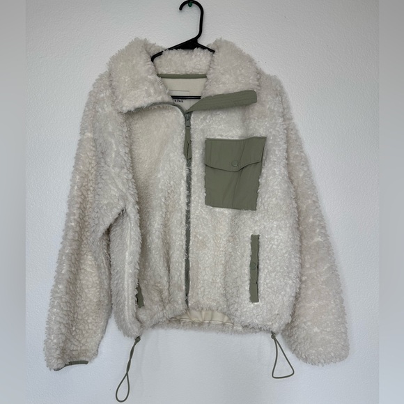 Abercrombie & Fitch White w/Green Fuzzy Winter Jacket | Size L - Picture 4 of 9